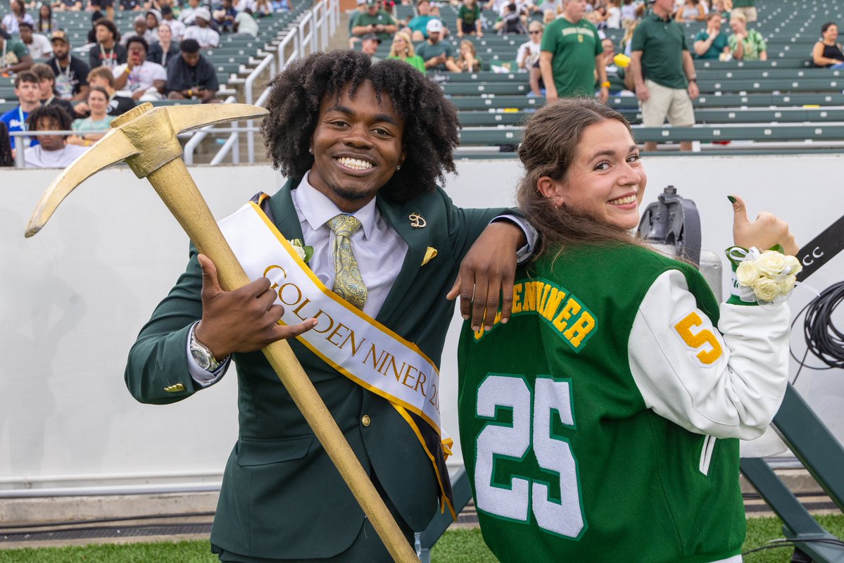 unccharlotte's tweet photo. A golden moment for Dacien Montford. ✨ Congratulations to this year's Golden Niner! 🤙🎉 https://t.co/bUKtyM4aa5