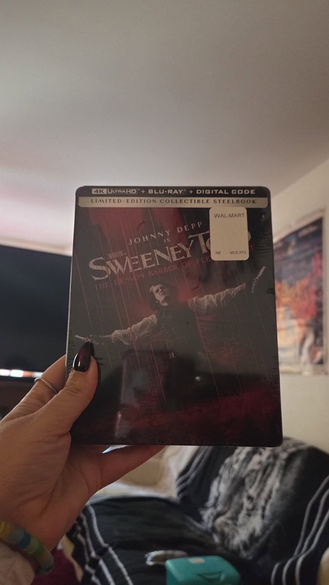 lana_drop's tweet photo. Well tanning was soooo needed, plus the little shopping i did. Here is what I got, I got sweeney Todd on 4k steelbook some new #arianagrande #modvanilla #bodysprays and this new #Jawhara amberwood nomad purfume. 😀 https://t.co/eipgjXdhhq