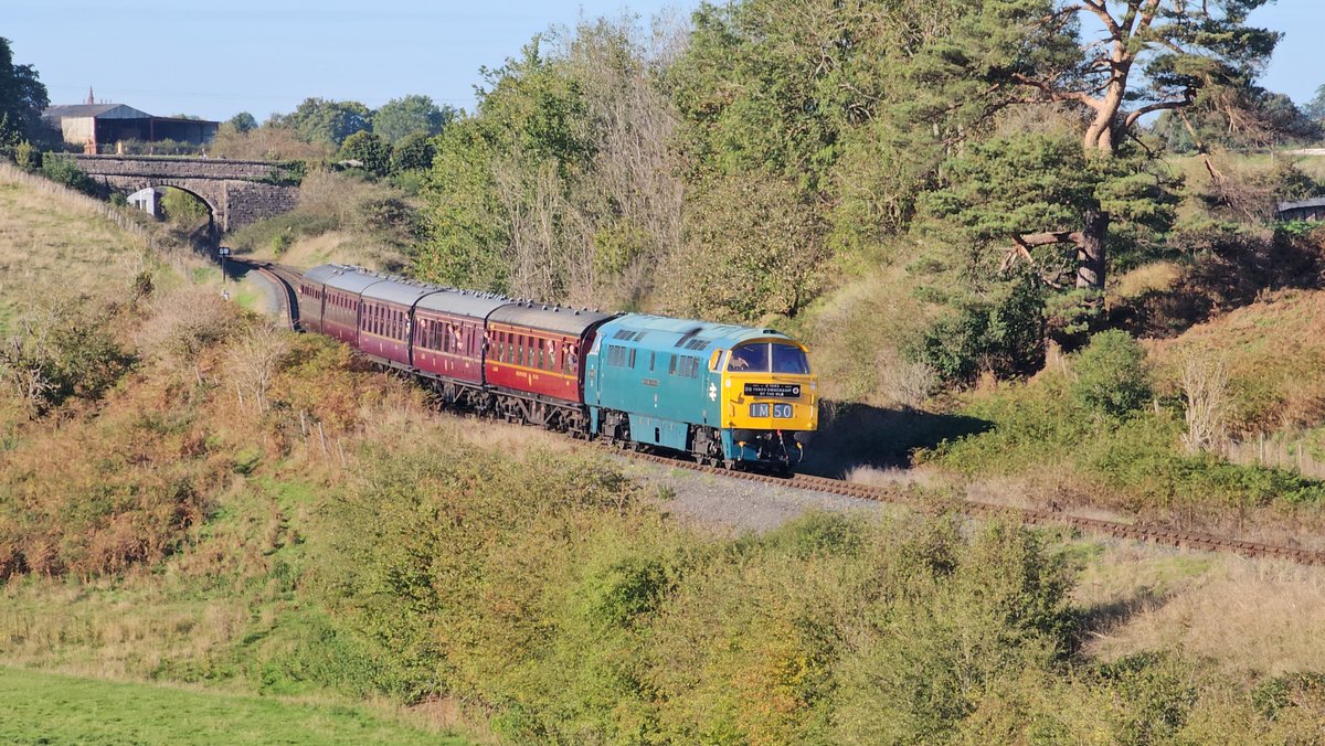 Harrod15S's tweet photo. Just got home from an absolutely fantastic 2 days linesiding the #SVR for the 1st time, tried lots of new locations and got some brilliant shots including these 4 of 20048 - 20189, D1062, D821 &amp; 33108 at #Erdington Bank #class20 #class52 #class42 #class33 #trains #FatherSonTime https://t.co/mBGyBVwGc0