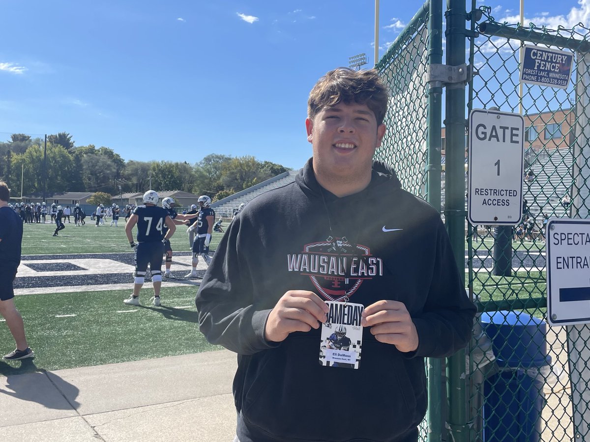ElijahDemo9465's tweet photo. Shout out to @CoachDeBo76  for having me out today. Had an amazing time watching the blue devils play!! @UWStoutFootball @MJ_NFLDraft @PrepRedzoneWI @Coach_KramerFB https://t.co/b0I8rTyhLk