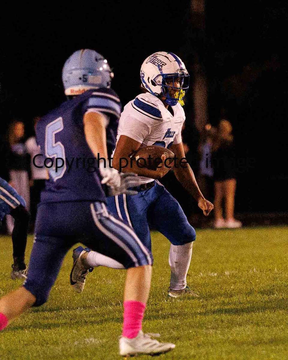 TheSportsBoard's tweet photo. Photos from the Sharpsville at Mercer football game Friday night. @SHSCoverage @BobGreenburg @Anthony_Romo9 @ChrisBurtch3033 @professorbriggs https://t.co/m4HMyZK2tB