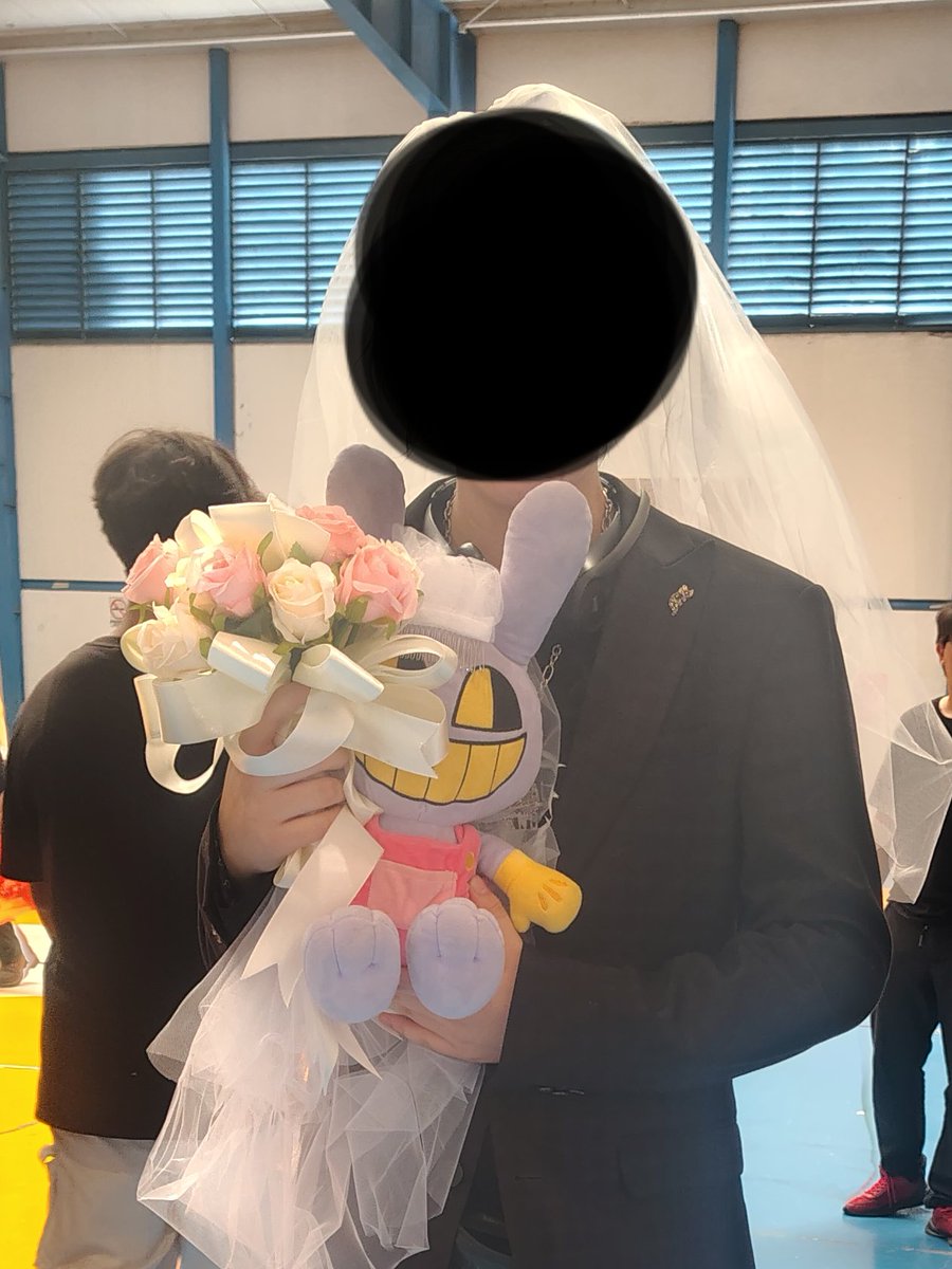 arisqueso's tweet photo. Btw I got married to Jax yesterday https://t.co/3AnK2ToxuY