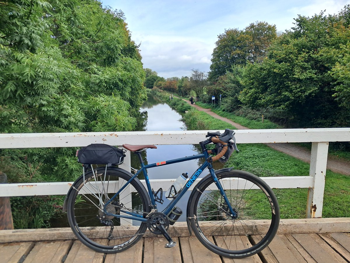 CB_cycles's tweet photo. Went exploring some glavel this morning as I'd never been along the riverside path, so headed out that way and came back to town via the canal #cycling #GenesisBikes #adventurebike #morningride #Taunton https://t.co/CWRbNgfILB
