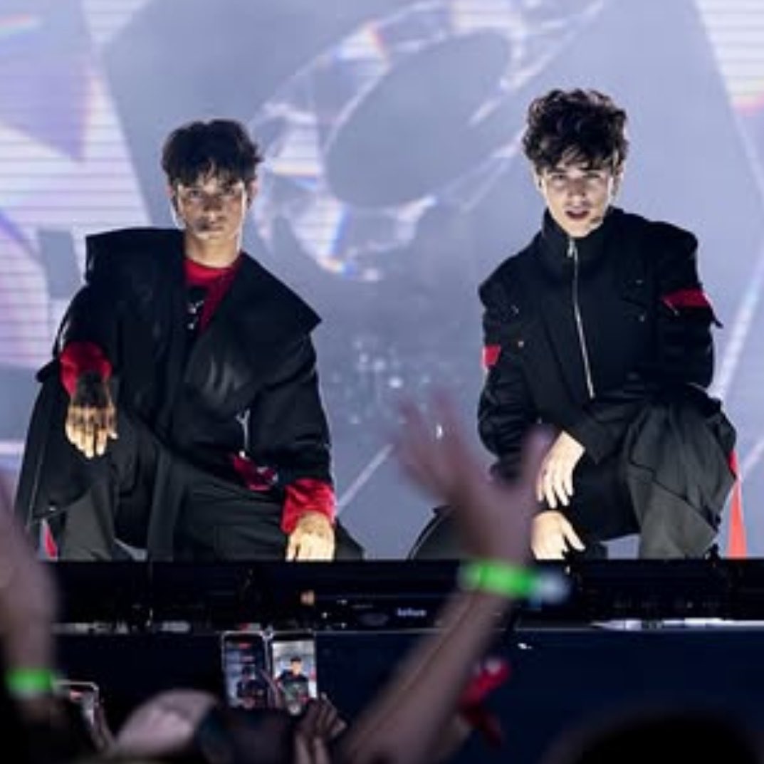 yoongogii's tweet photo. konsere beraber gidip yan yan aref fancam cekecegimiz kizla🤪 https://t.co/7bnh0Iv30k