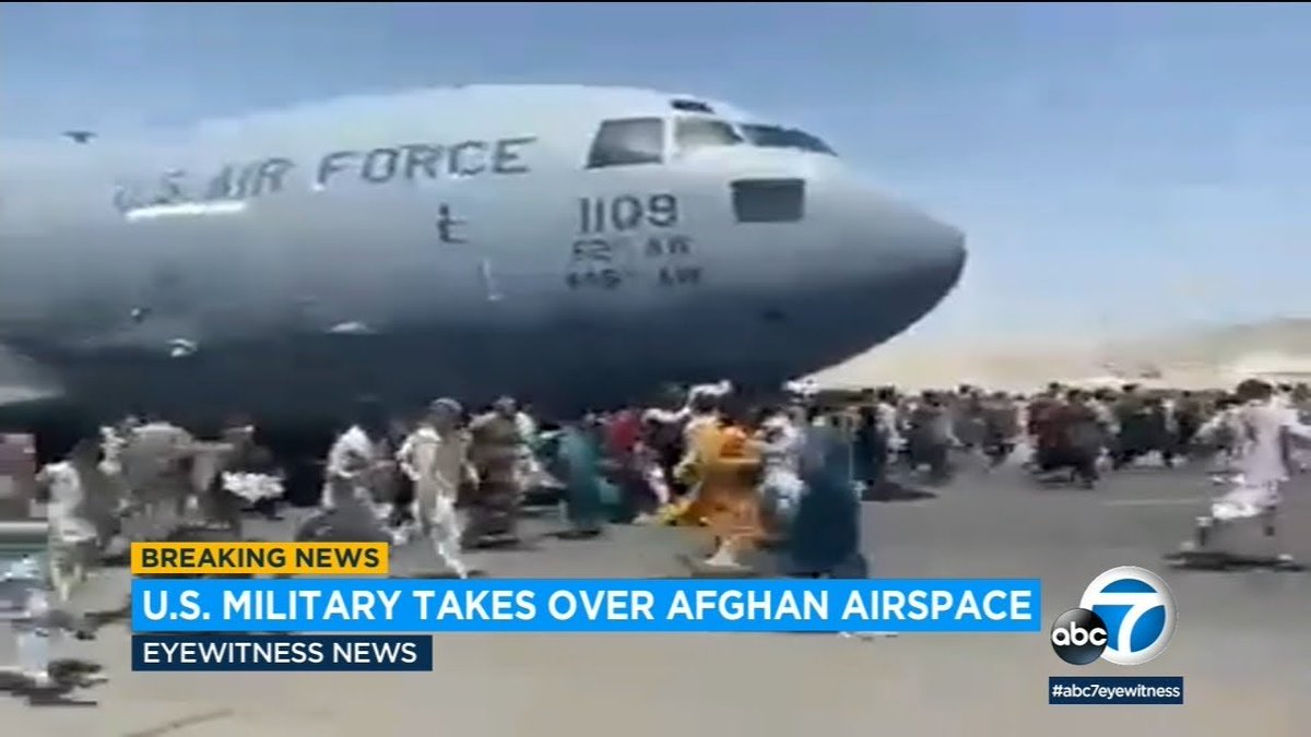 Ali_jan1111's tweet photo. @CaitlinDoornbos Last us plane leaving iraq vs Afghanistan https://t.co/atikhSmMCB