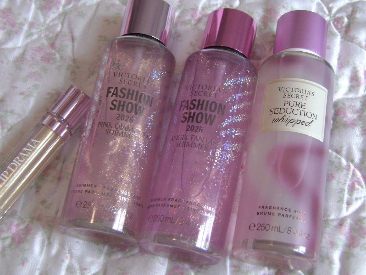 strawbunnybisou's tweet photo. i love the vs fashion show shimmers so much!! https://t.co/vteUpwpNB8