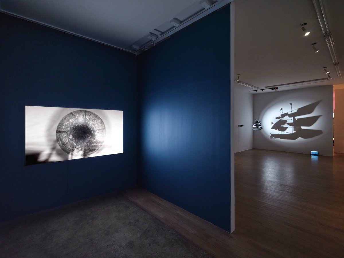 bitforms's tweet photo. Check out the great installation views of ReLensing, Jennifer &amp; Kevin McCoy’s solo exhibition at bitforms gallery. 

On view through Oct 17
Gallery hours: Tue - Sat 11 AM–6 PM.

Photos courtesy of Yi Hsuan Lai https://t.co/i29lfyJU2N