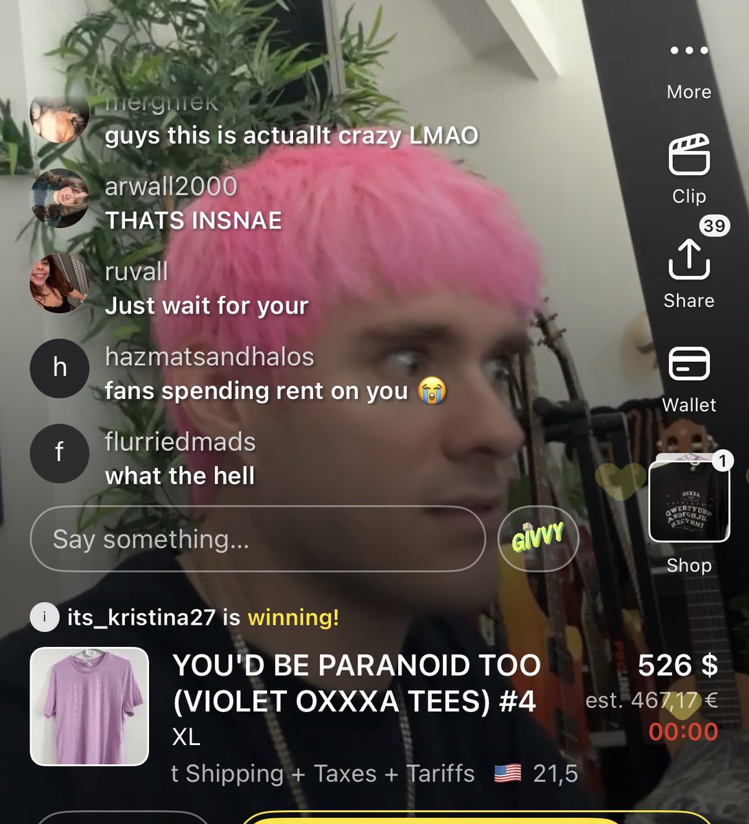 lowkeyaselli's tweet photo. me too awsten https://t.co/dH7Uv3oFy7