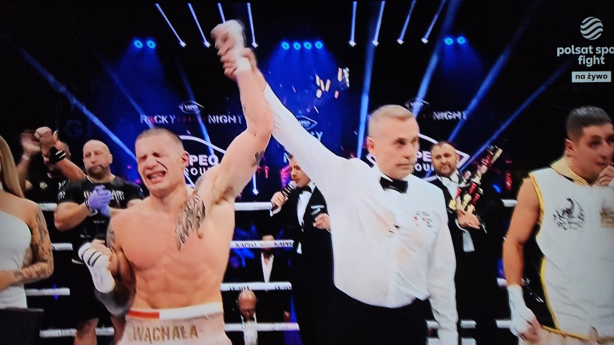 RingBlogpl's tweet photo. Dobrze oglądało się Filipa Wąchałę szczególnie w starciu z reprezentantem UKR boksersko zawsze mocnej. 

Takich pięściarzy i jakości potrzebujemy na galach zawodowych w PL. 

...A mniej w stylu Bigger's Better 😉 https://t.co/QltND3ltvD