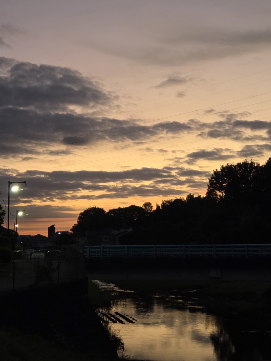 u7cpbj's tweet photo. おはようございます🌅
今日も朝散歩からスタート🚶

#ダイエット
#ダイエット日記
#朝活
#ウォーキング 
#運動の秋 https://t.co/nmXzfq1P7h