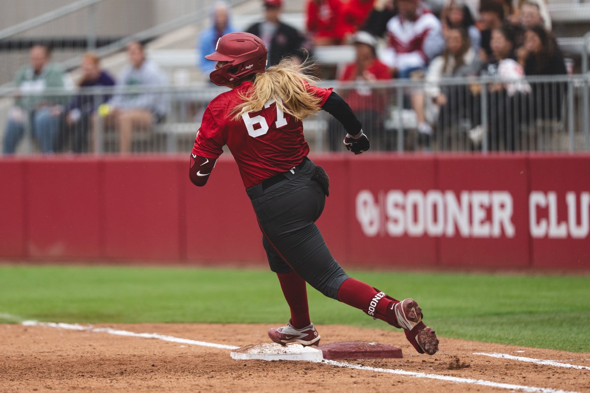 OU_Softball's tweet photo. hey 6-7 😂 https://t.co/MJn23BtPHs