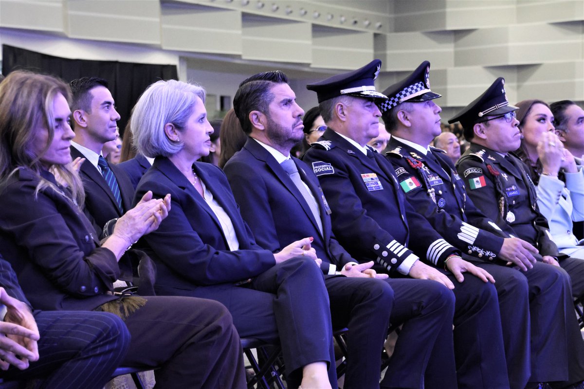 fgea_oficial's tweet photo. CUARTO INFORME DE GOBIERNO

El Fiscal General, Manuel Alonso García, acompañó a la gobernadora Tere Jiménez en su Cuarto Informe de Gobierno, donde se destacaron avances en seguridad.

La FGEA refrenda su compromiso con la coordinación, investigación, inteligencia y tecnología. https://t.co/iC3lqMgKti