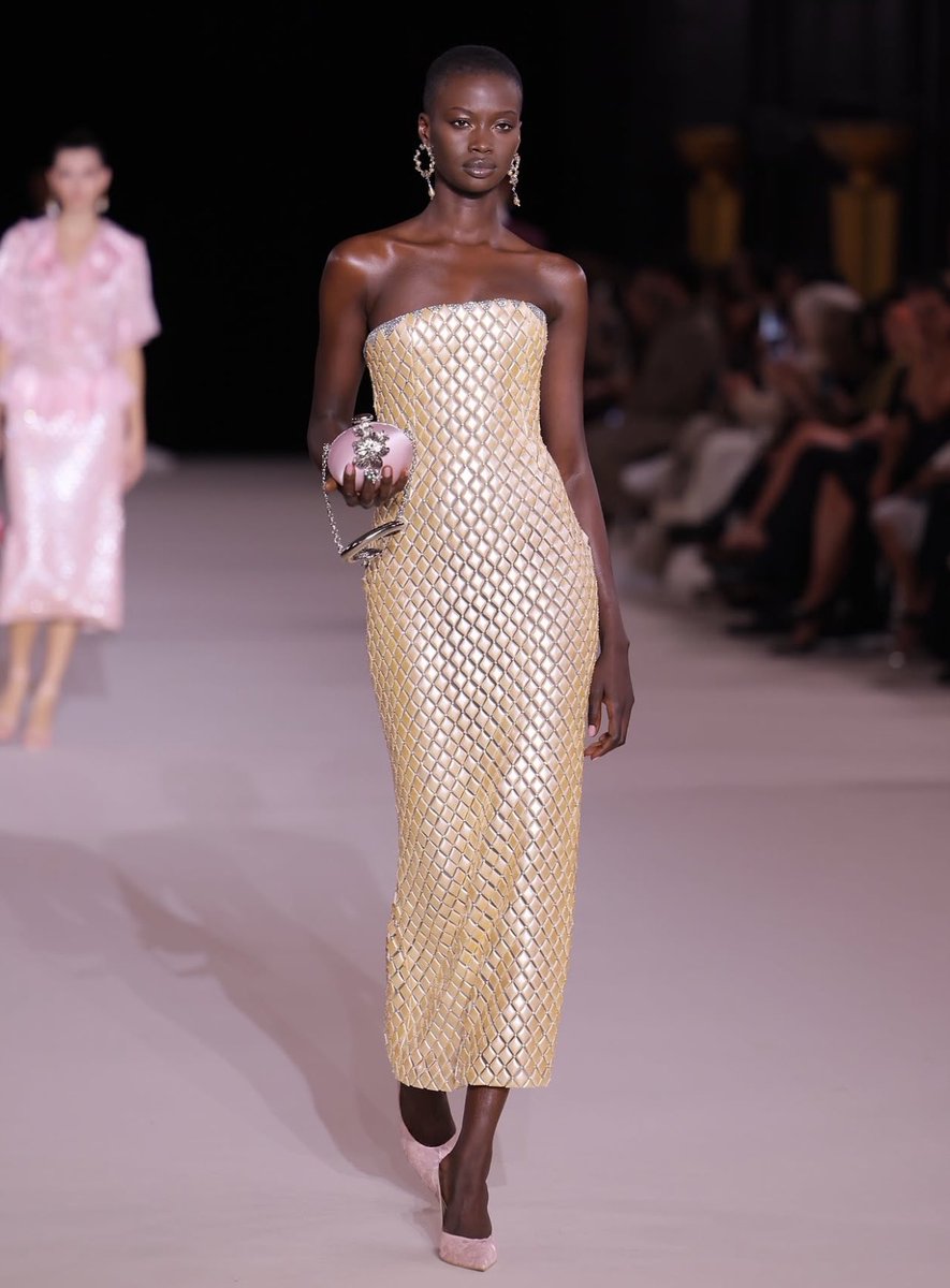 woonyluv's tweet photo. Georges Hobeika SS27! WOW https://t.co/QZbKbb9lwr