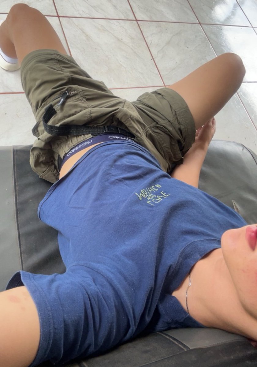KidWithTeeth's tweet photo. Bounce or ride...? 😏 #gayteen #twink #gaybottom #gaytop https://t.co/lLHLhbYKo5