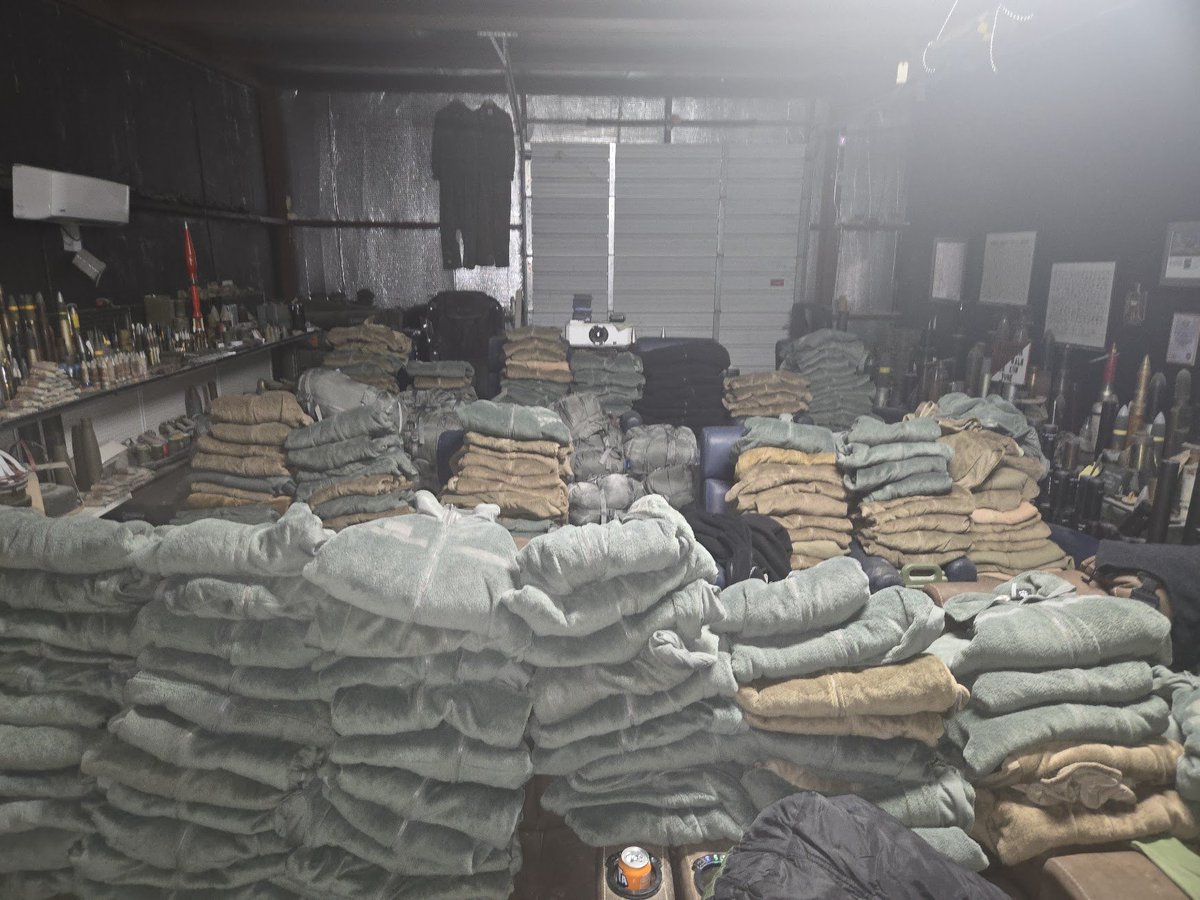 secretsqrl123's tweet photo. the jackets that we are fundraising for. 550 so far 
of that 190 are paid for, the link for donations is below    https://t.co/qGzJkAF4DB https://t.co/2lm3ZNL3lC