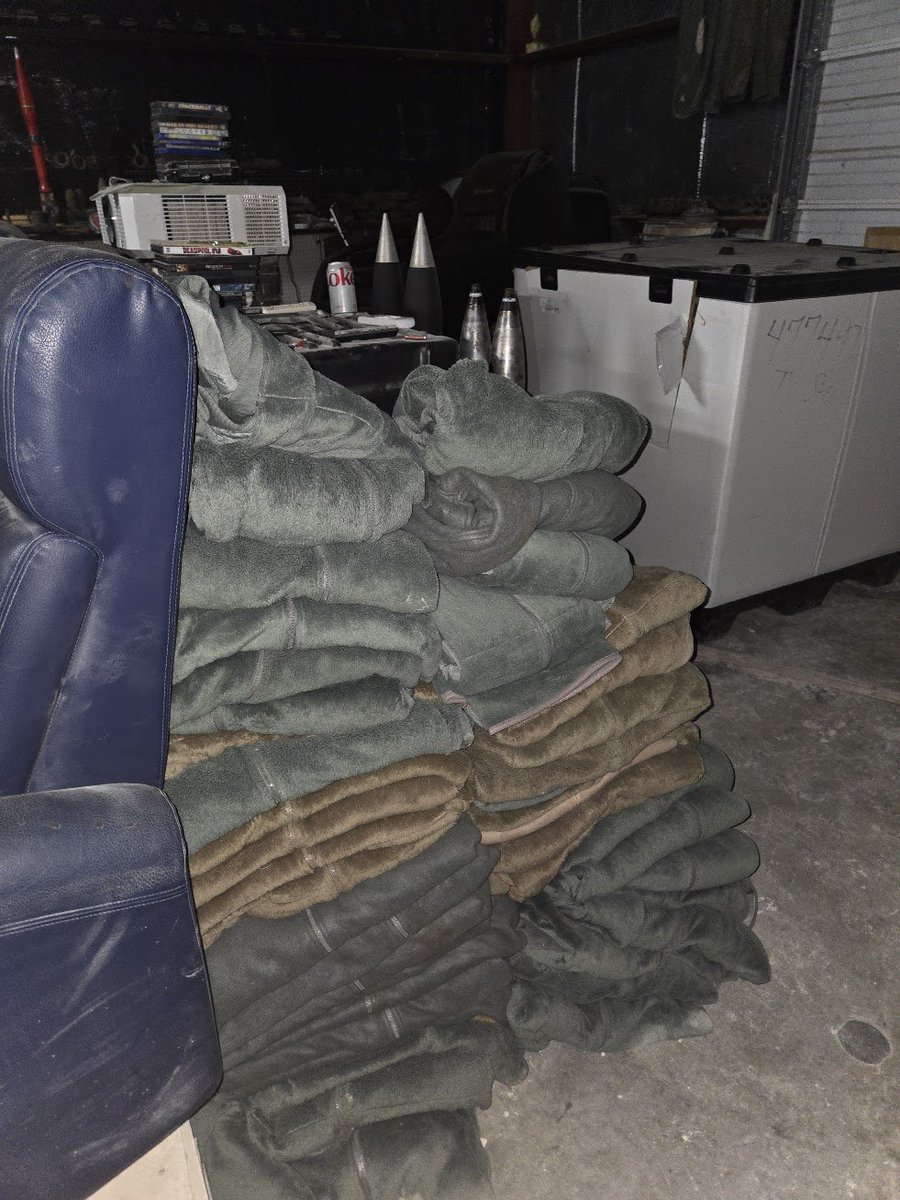 secretsqrl123's tweet photo. the jackets that we are fundraising for. 550 so far 
of that 190 are paid for, the link for donations is below    https://t.co/qGzJkAF4DB https://t.co/2lm3ZNL3lC
