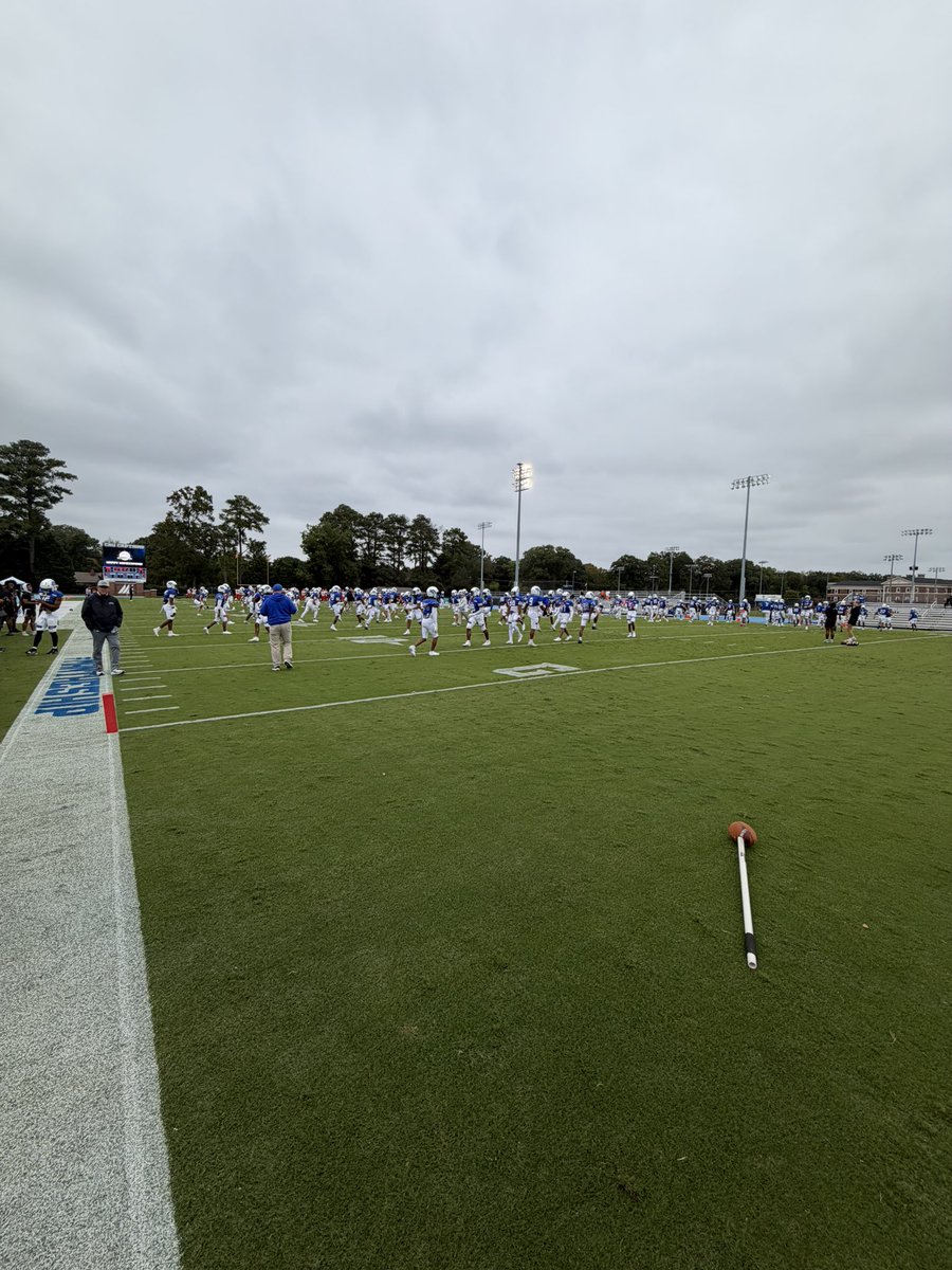 beckhamgabe's tweet photo. Thank you, coaches, for the game day invite! I truly appreciate the opportunity to experience your program. Grateful to have been there! @coach_huntd @cnu_football @FCPatriotsFB @dj_dinsmoor https://t.co/VsgdlFseko
