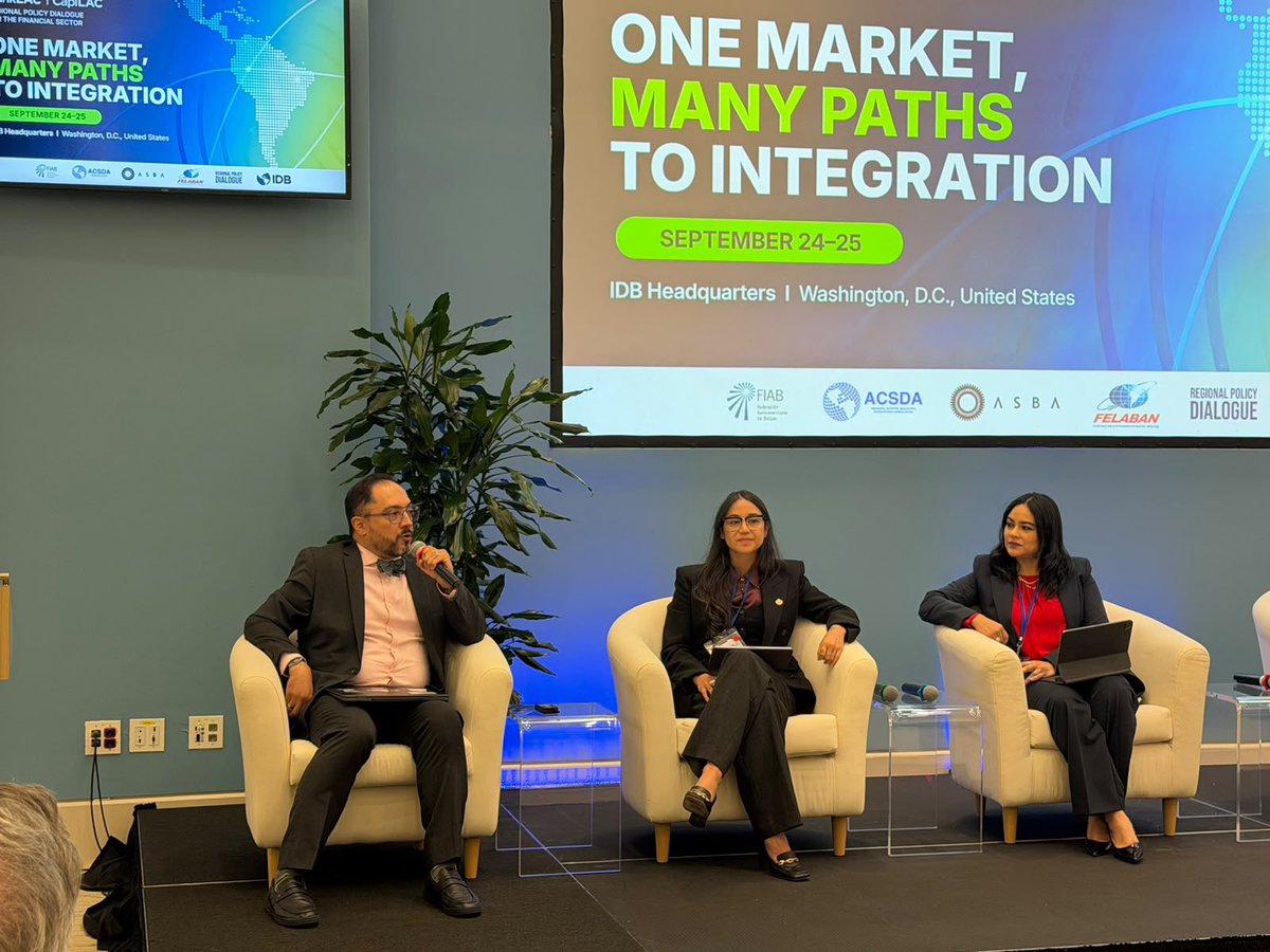 cnbshonduras's tweet photo. 🇭🇳 La #CNBS participó en el BankLAC & CapiLAC 2026 del BID en Washington, D. C.
La Superintendente María Betsabé Franco compartió los avances de Honduras en la nueva Ley de Mercado de Valores, incluyendo acceso al financiamiento para PYMES y regulación de activos tokenizados. https://t.co/PLGZppLEGz