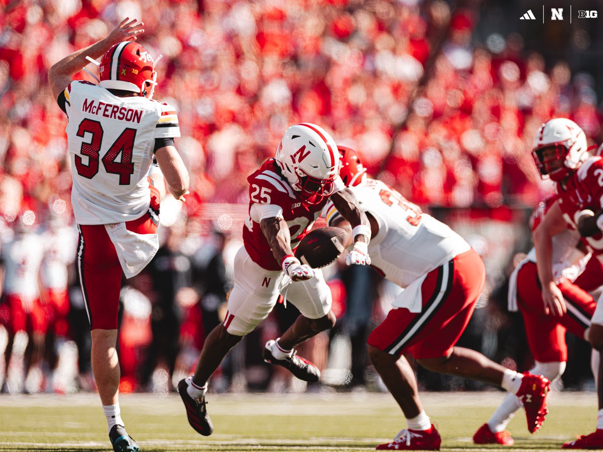 HuskerFootball's tweet photo. ❌❌❌

@jeremiah_charl2 x #GBR https://t.co/Rij72SFKvZ