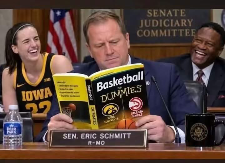 ShastaMchardy's tweet photo. @Eric_Schmitt Cool, @Eric_Schmitt @SenEricSchmitt the clown boy of dirtbags, right? 🤣 https://t.co/MVFORoTk3E