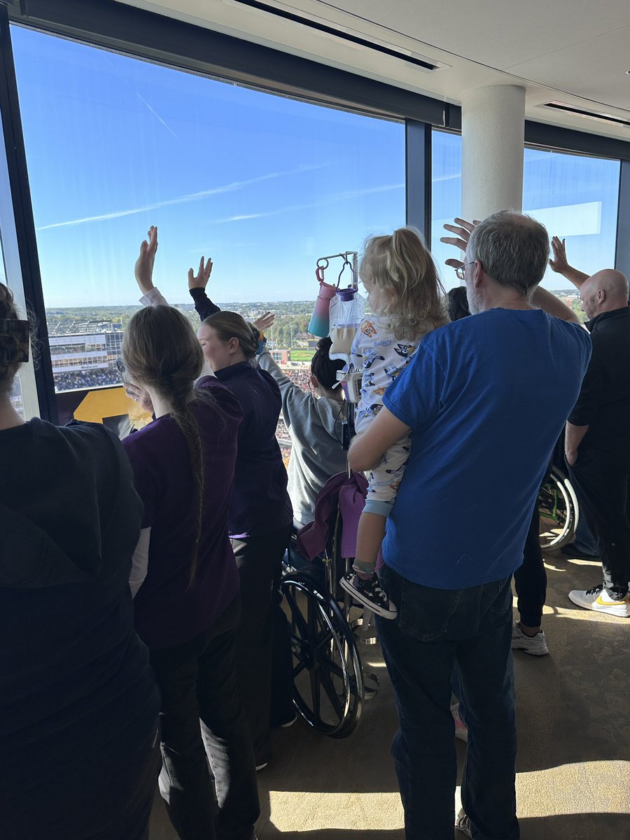 UIchildrens's tweet photo. Another Saturday, another Iowa Wave. 💛 https://t.co/7CyFam4Ig0