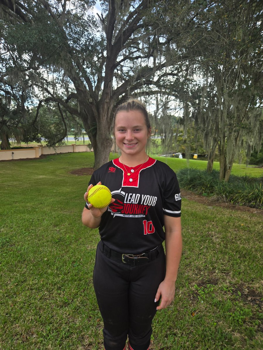 LYJCastillo's tweet photo. Ladies had a solid Saturday going undefeated at the @flpgfmedia 99% Showcase. Looking forward to getting back after it tomorrow but we have to celebrate our girl @maddiecash2028 for going YARDDD 💣🚀 https://t.co/SPtbtEzi9R