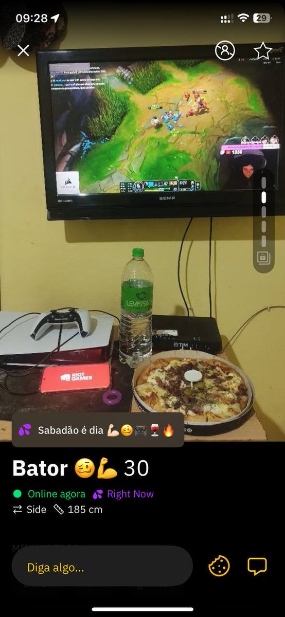 canticosdasabr's tweet photo. Enquanto isso no Ifood amarelo https://t.co/XVtbjeFsBo