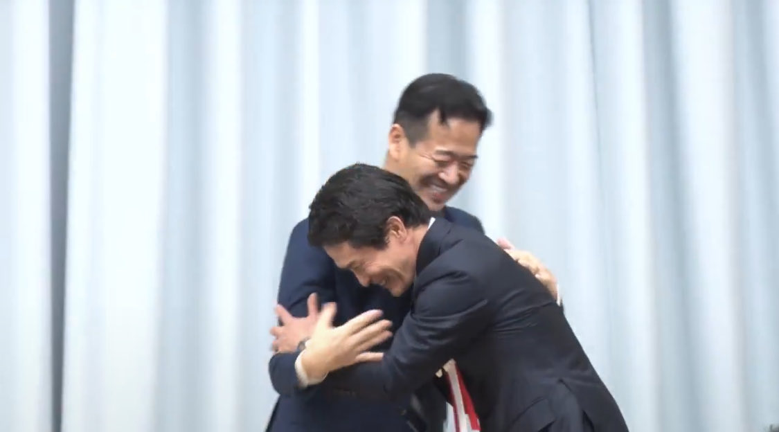 knight_ffxiv's tweet photo. 【悲報】
立憲民主党、公明党の軍門に下る
もういっそのこと立憲公明共産党で組めば良いんじゃないかな。
こんな政治ごっこを見せられて有権者が感動するとでも思っているのか？
24時間テレビのお涙頂戴と同じくらい酷い https://t.co/GjrAqq9rzO https://t.co/lGyw4fY3b4