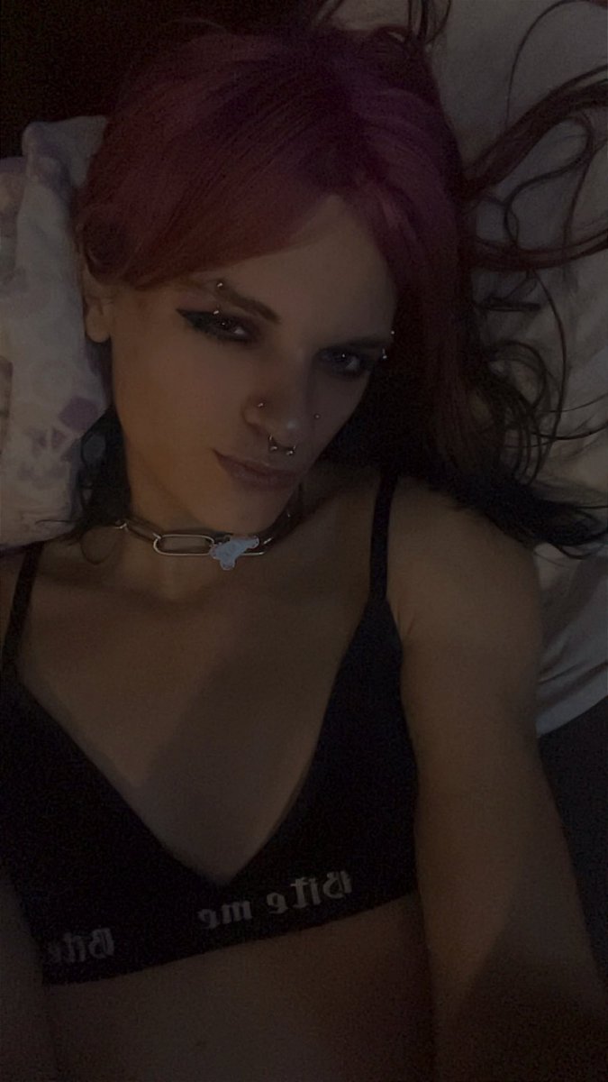 Christan_rivers's tweet photo. 😜idkkk I think if you like trans girls you should follow 🤷🏼‍♀️#fyp #trans #hottie https://t.co/QYPL7YXjXY