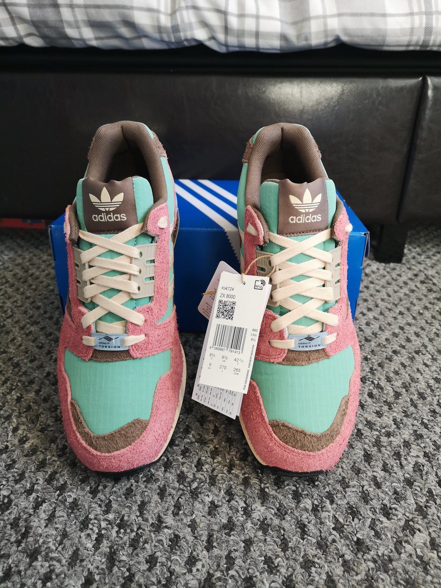 SeanWard86's tweet photo. Quality delivery received earlier this week πππ» a new pair of Adidas ZX 8000 π€© absolutely obsessed with this CW πππ»///
#adidaszx8000 #shareyourstripes #adidasaddict #sneakerhead #adidaslover #adicasual https://t.co/mlwD7QlsGb