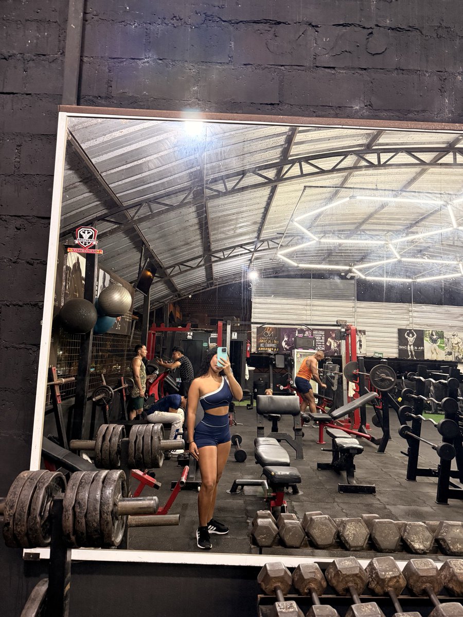 Dayanna20_'s tweet photo. #gym https://t.co/wxU4UB5Lty
