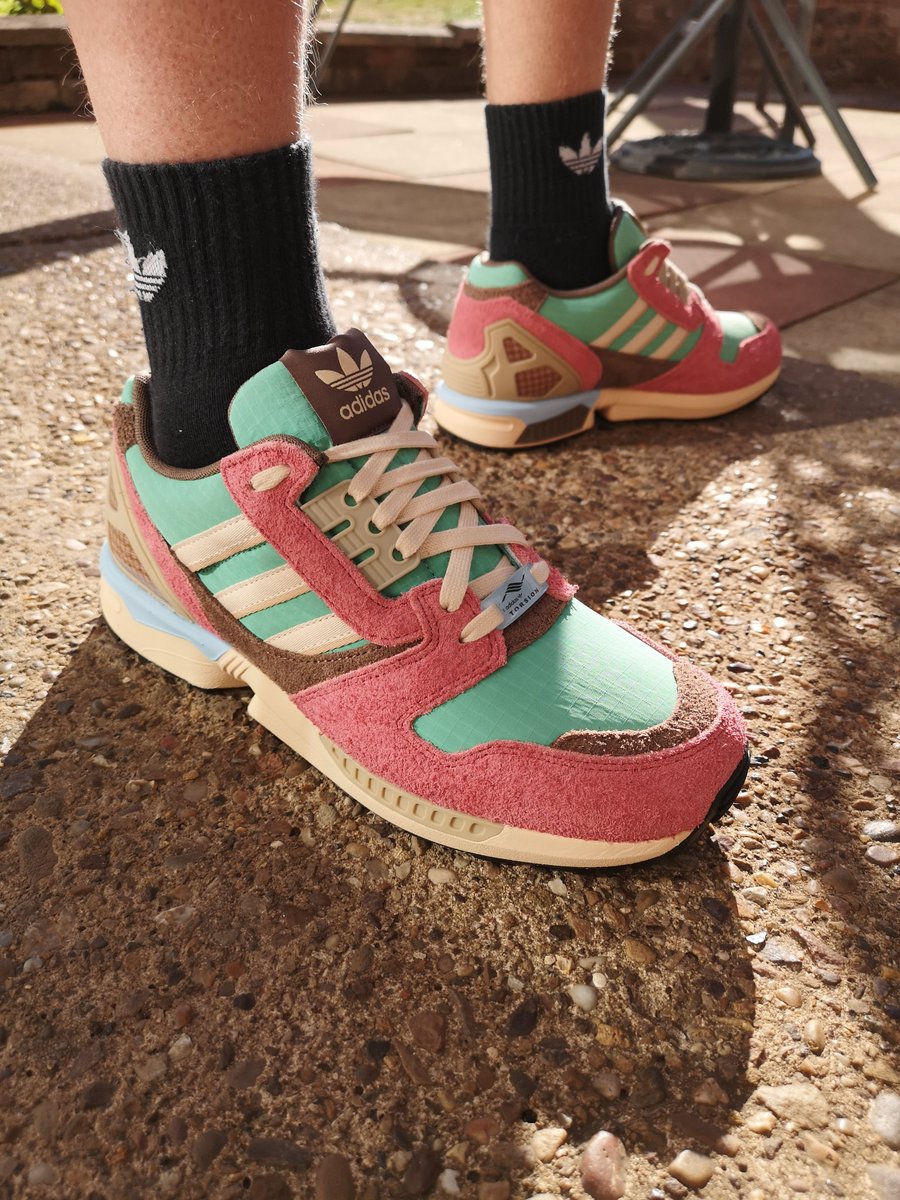 SeanWard86's tweet photo. Quality delivery received earlier this week πππ» a new pair of Adidas ZX 8000 π€© absolutely obsessed with this CW πππ»///
#adidaszx8000 #shareyourstripes #adidasaddict #sneakerhead #adidaslover #adicasual https://t.co/mlwD7QlsGb