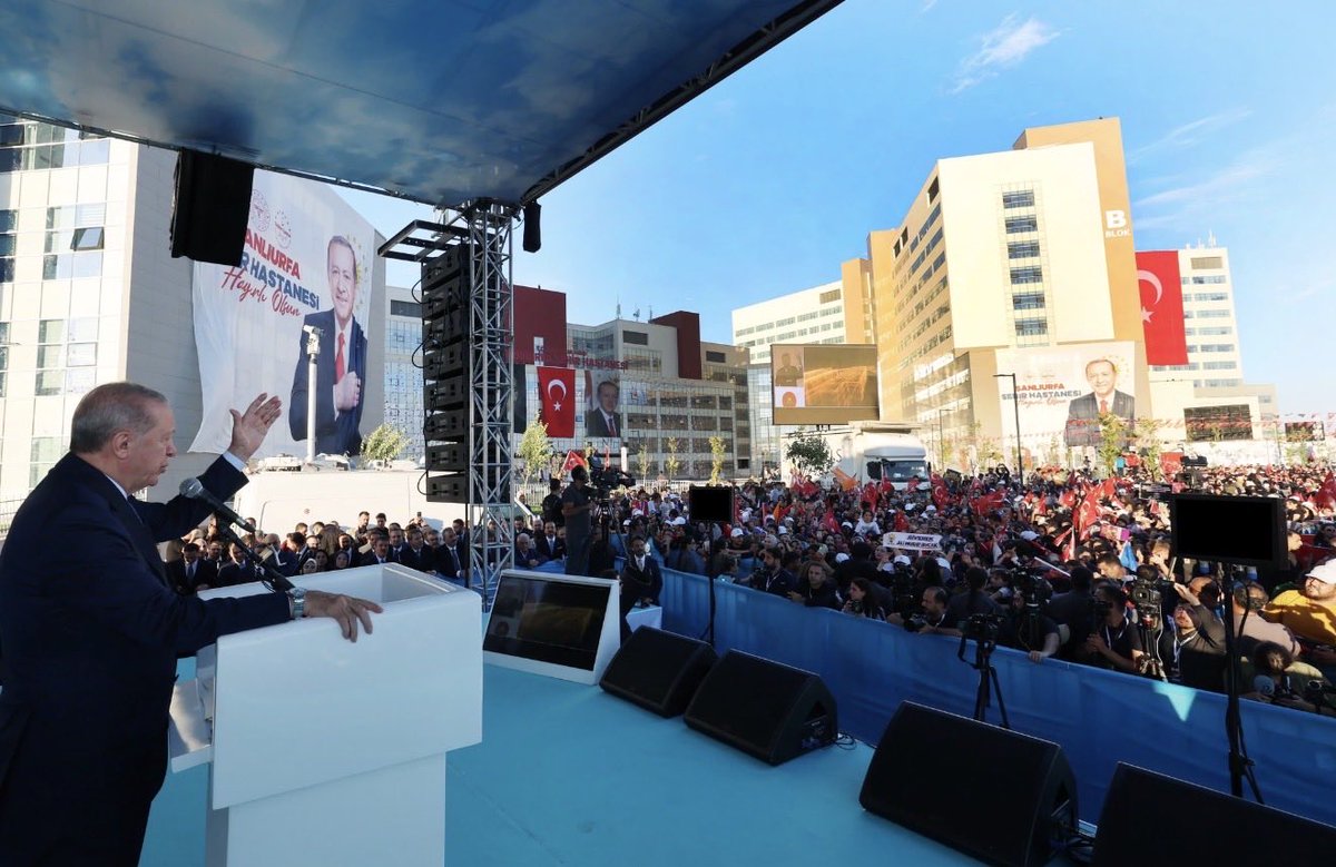 ZehraAy063's tweet photo. Cumhurbaşkanımız Sayın Recep Tayyip Erdoğan’ın teşrifleriyle Şanlıurfa Şehir Hastanemizin açılışını, hemşehrilerimizin yoğun katılımıyla büyük bir coşkuyla gerçekleştirdik.

Şanlıurfa’mızın sağlık altyapısına güç katacak, hemşehrilerimize modern sağlık hizmetleri sunacak Şehir Hastanemizin açılışı şehrimiz için önemli bir kazanım oldu.

Şanlıurfa’mıza hayırlı, uğurlu olsun. 🇹🇷

@RTErdogan 
@Akparti @drmemisoglu 
@tugbaisikercan @AKKADINGM
