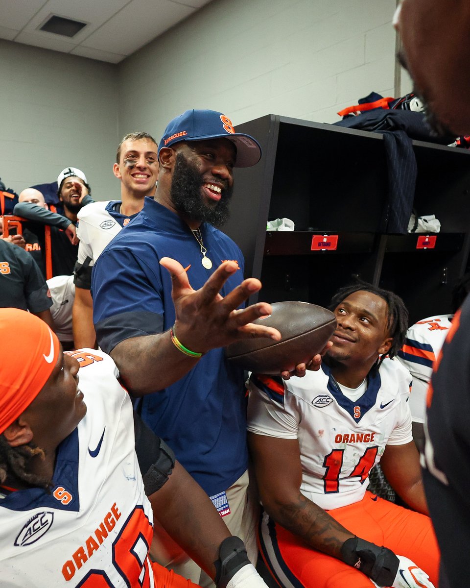 CuseFootball's tweet photo. Home cookin’ @allpraisesdue7 

🍊🎯 https://t.co/hiK5M7mw6P