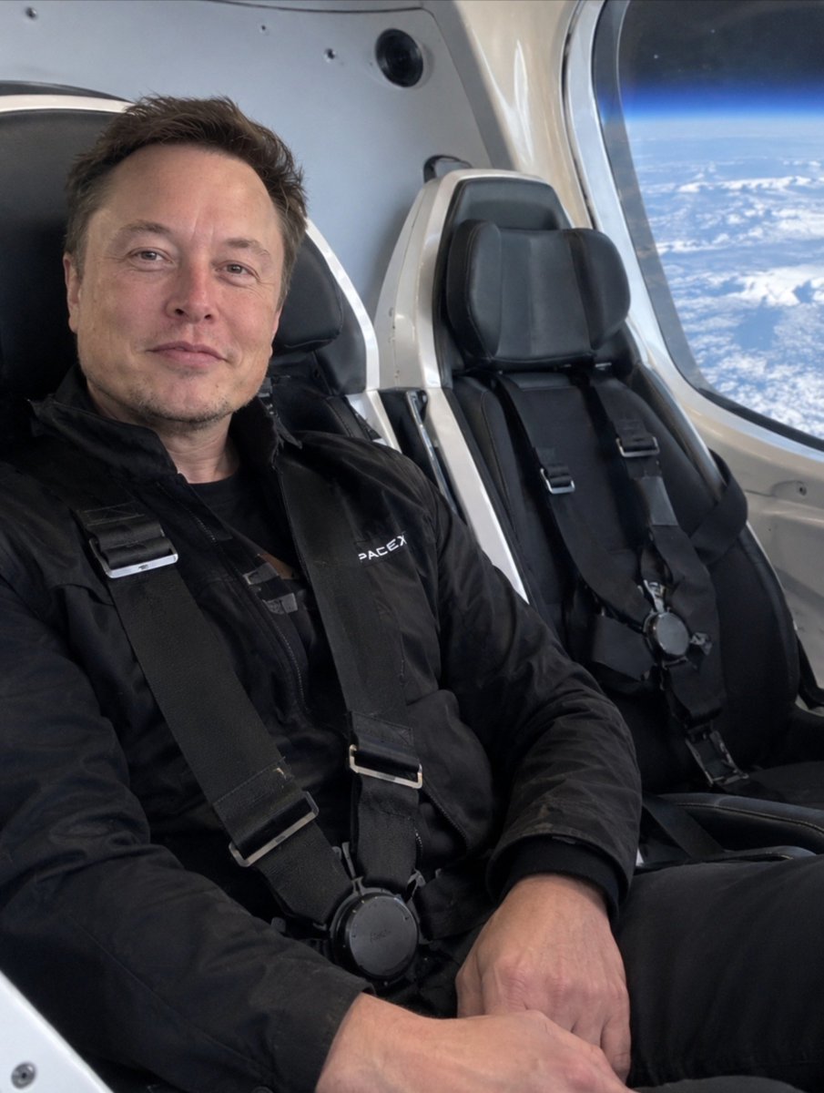 spacerevo749's tweet photo. I offers you a lifetime seat on one of his rockets. 

1 - ○ Yes 
2 - ○ No https://t.co/r0no8FkUFg