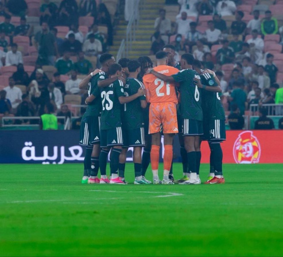 abo_amri5's tweet photo. اذا فزنا بالنهائي الثلاثاء و حققنا البطوله باذن الله

هل تتوقعون يصير فيه اجازه الاربعاء و الخميس 🤔 ؟ https://t.co/tXwZ6IRFBz