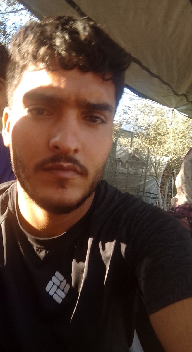7FQLa7e5nwsccCZ's tweet photo. It's been 18 days since we received any donations I'm a father of four,I lost my job as a barber, and I'm trying to start over despite everything The hardest thing for me is seeing my family's needs and not being able to provide for them. Please help me however you can; even €5 https://t.co/osxz6ofVi2