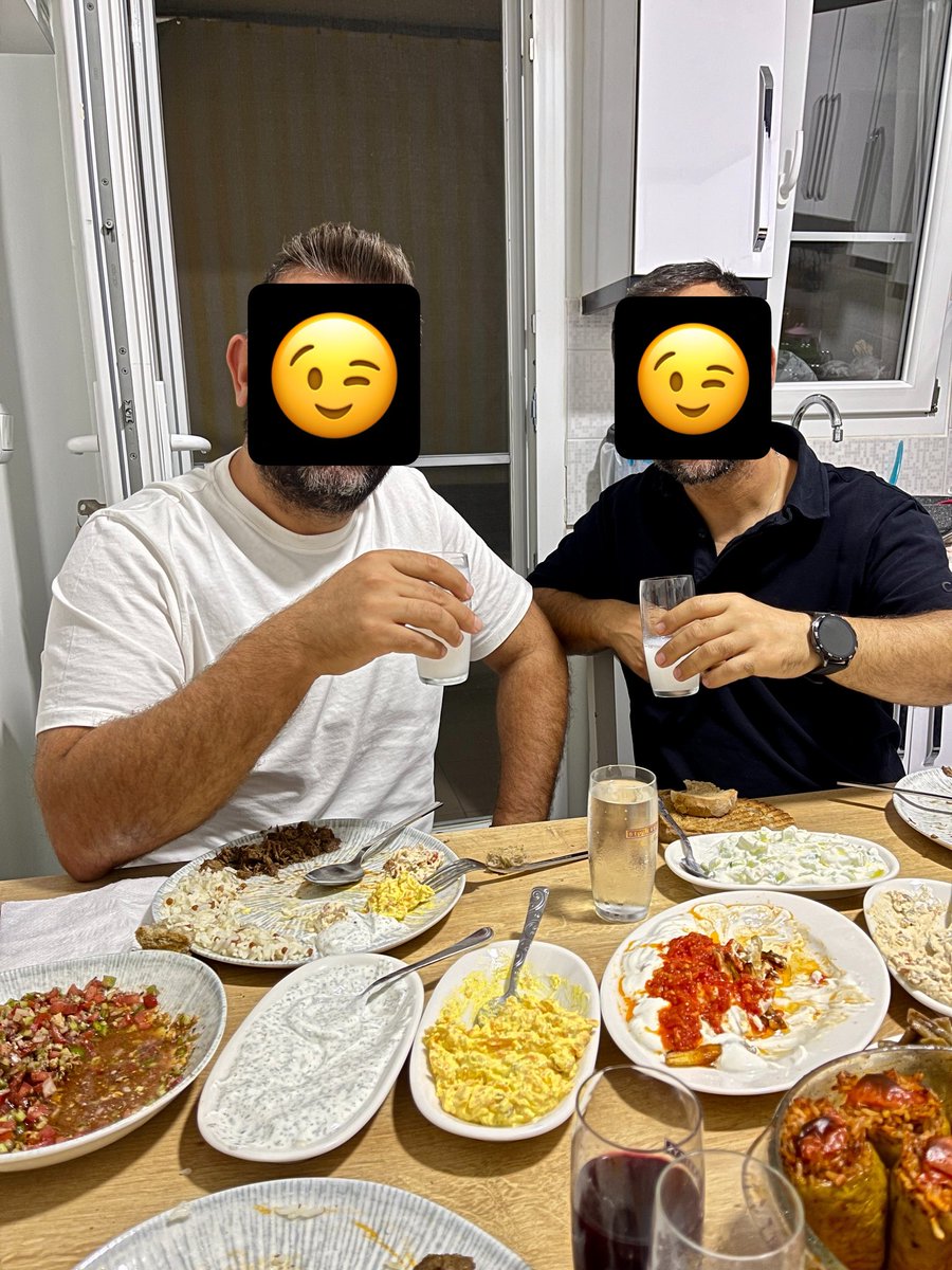 darkblue0935's tweet photo. Kutsal cumartesi geceleri🍻🍻 https://t.co/Tog9CvI2wk