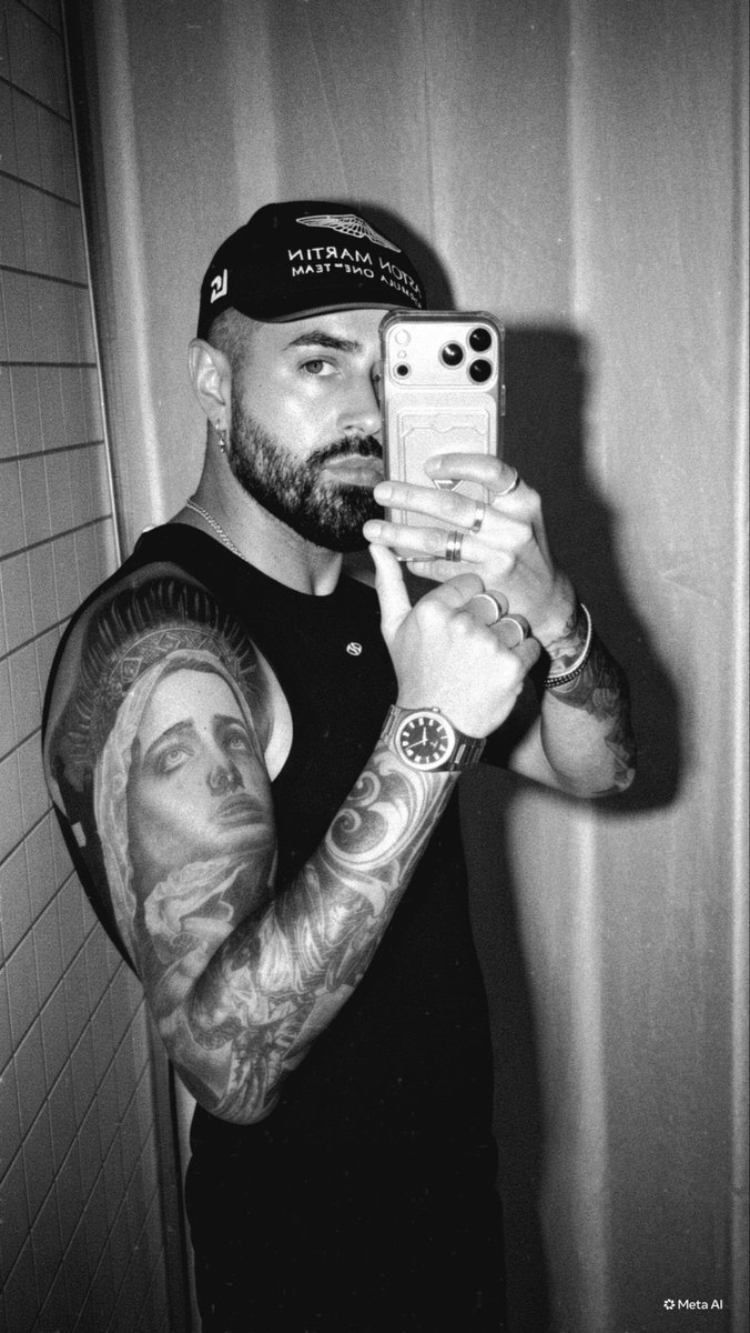 KingSwingUK's tweet photo. Back on here.

Don’t tell me you want my attention. Show me. 💳 💷

💸

#GayFindom #MaleFindom #Paypig #CashMaster https://t.co/BTsUZcHGK2