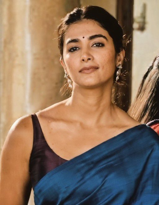 NimoNeonTriara's tweet photo. Wife : Ennanga enaku time aachi vanga polam

Husband : sari da nan veetuku enoda wife kuptu poran neenga pinadi vanga da enna follow panni..

Friends: shhh ahha Thevidiya purushan aha munadi vachitu ipdi thoki katurale.. Sari iva veetuku thana porom.. Inaiku oru pudi pudichidalam https://t.co/RYOwwnOvWs