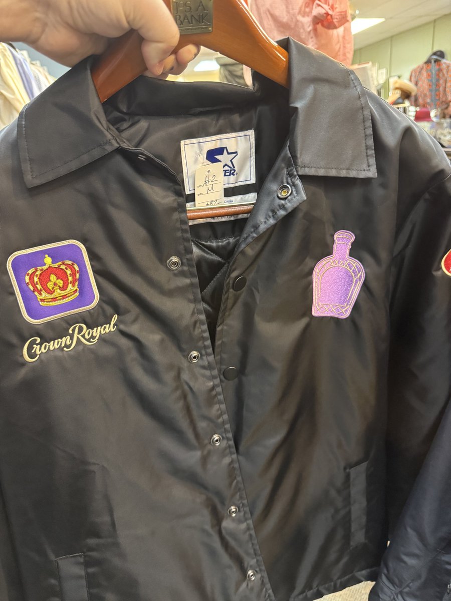 DriveInGetACoke's tweet photo. Why didn’t I buy this today? There will never be an answer. https://t.co/dfBKUKkAfs