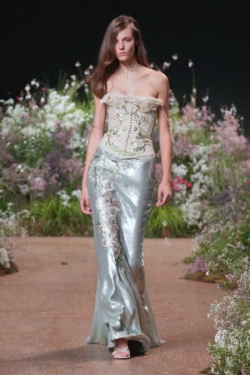 hautesiren's tweet photo. sooo in love with elie saab ss27 ˚˖𓍢ִ໋❀ https://t.co/8WhNGGo6RU