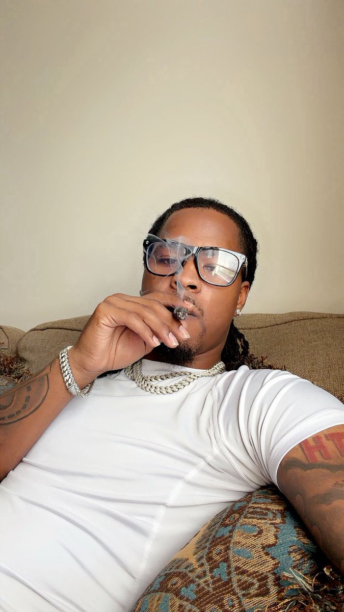 staydownking1 tweet picture