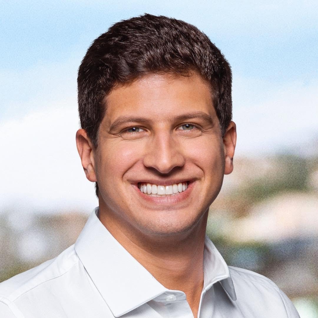 eixopolitico's tweet photo. 🇧🇷 ELEIÇÕES 2026 | GOVERNADOR - PERNAMBUCO (VOTOS VÁLIDOS)

🔵 Raquel Lyra (PSD): 52%
🟡 João Campos (PSB): 47%
🟣 Ivan Moraes (PSOL): 0%
🔴 Guilherme Fonseca (PSTU): 0%
⚫ Professora Camila (UP): 0%
🟡 Renan Hallais (Missão): 0%
🔴 Victor Assis (PCO): 0%

📊 Quaest/TV Globo
📅 2 a 3 de outubro de 2026
2.652 entrevistados • ±2 p.p. • Presencial
Registro TSE: PE-09665/2026