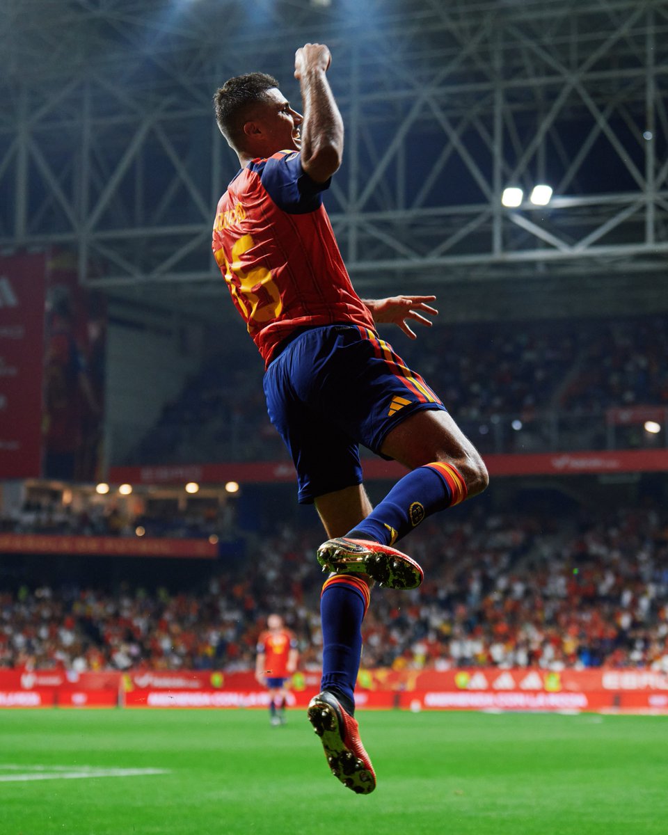 LigaFootbal's tweet photo. TERMINÉ ! 

🇪🇸 Espagne 3-1 République tchèque 🇨🇿

L’Espagne poursuit sa série de victoires ! 💪🏆

Buteurs : Lamine Yamal, Rodri et Mikel Merino. ⚽️⚽️⚽️

 #LigadeNaciones https://t.co/C7C3gOOlmy