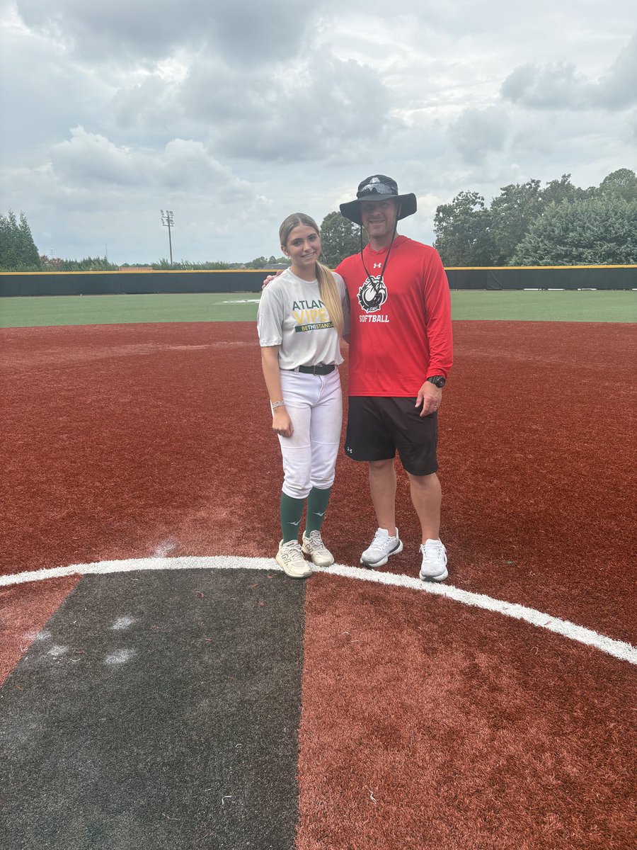 emmagourley05's tweet photo. Had a great time at @GWUSoftball camp today! Thank you to all the coaches for taking the time to work with us and talk with us. I really appreciate it! It was also great getting to see my teammates @ReaganPeri2028 and @NicoleEkhoff! 

Hope to be back soon! Sko Dawgs!
@CoachBurns17 @JTArmendariz @ATLVipersMcBay @CoachJCoram @MilzTony