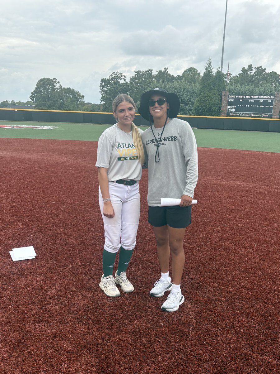 emmagourley05's tweet photo. Had a great time at @GWUSoftball camp today! Thank you to all the coaches for taking the time to work with us and talk with us. I really appreciate it! It was also great getting to see my teammates @ReaganPeri2028 and @NicoleEkhoff! 

Hope to be back soon! Sko Dawgs!
@CoachBurns17 @JTArmendariz @ATLVipersMcBay @CoachJCoram @MilzTony