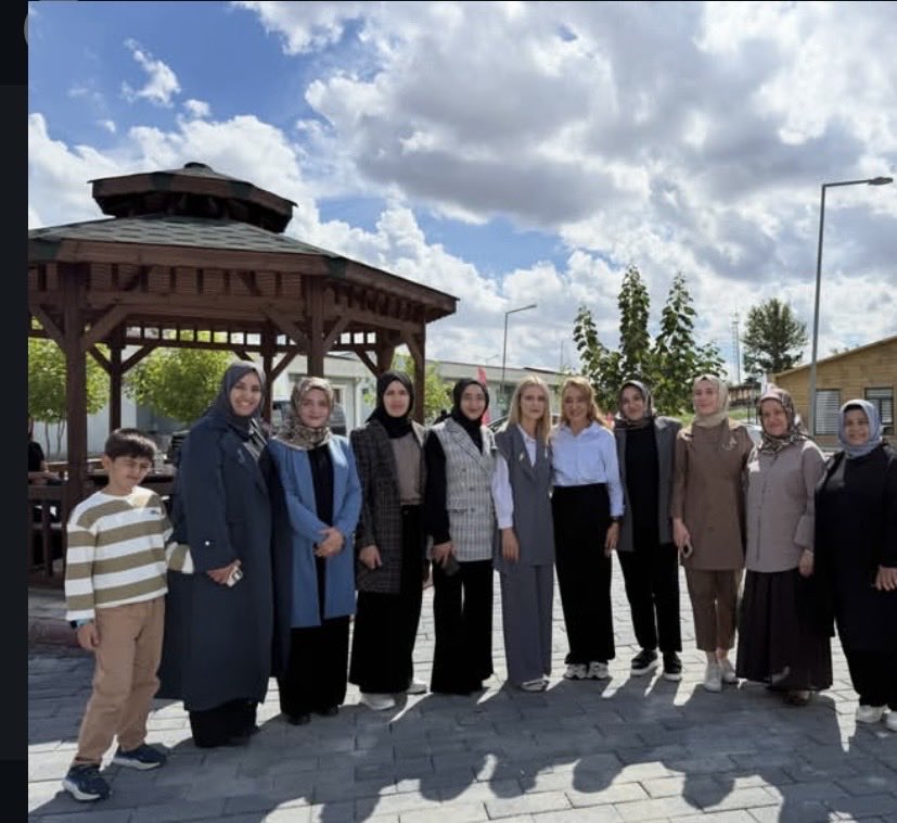 liceakkadinlarr's tweet photo. Selahaddin Eyyübi Dicle Genç Kampı’nda milletvekilimiz @Kepoluasuna il k.k başkanı @didem_yekta teşkilatlarımızla birlikte birlik ve dayanışma içerisinde güzel bir buluşma gerçekleştirdik
@tugbaisikercan 
@GercekTekin 
@AvukatErsanAksu 
@HamitSumer21 
@ismail_demir1 https://t.co/jg86St7PFN