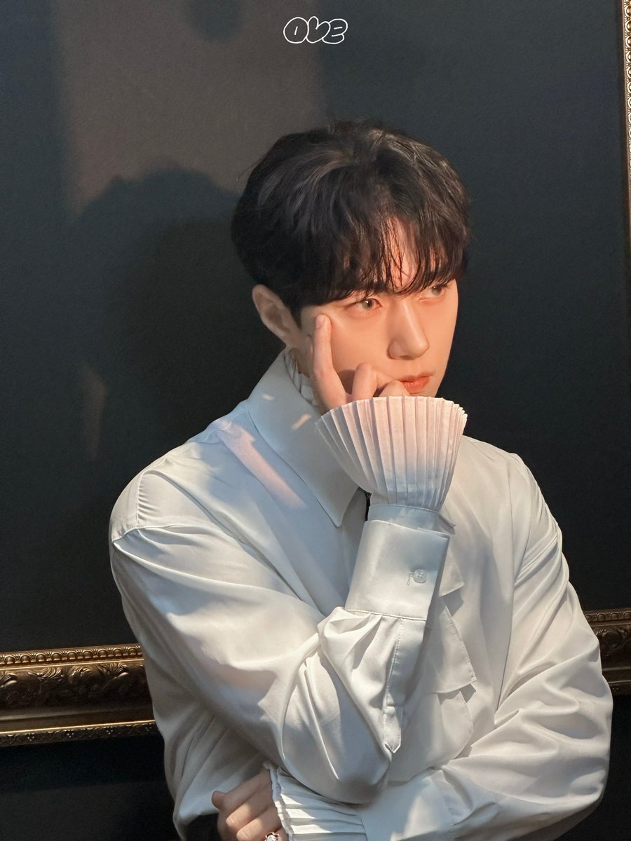 VELLO303609's tweet photo. 걍 존안이 원래도 인외인데 렌즈끼고 옷 저런고 입으네까 진짜 인어같음 울면진주떨어질것같음 저도같이 떨어질게요 하나둘셋하강~ https://t.co/YgMPpGwewo