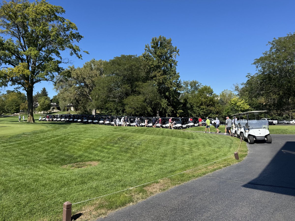 DunlapBoysBball's tweet photo. A big thank you to the Country Club of Peoria, participants, donors and sponsors! The inaugural Dunlap Boys Basketball Outing was a great success. We look forward to seeing all of you at our games this winter! Go Eagles! 🦅🏀📈 https://t.co/qLSwjkeJ0b
